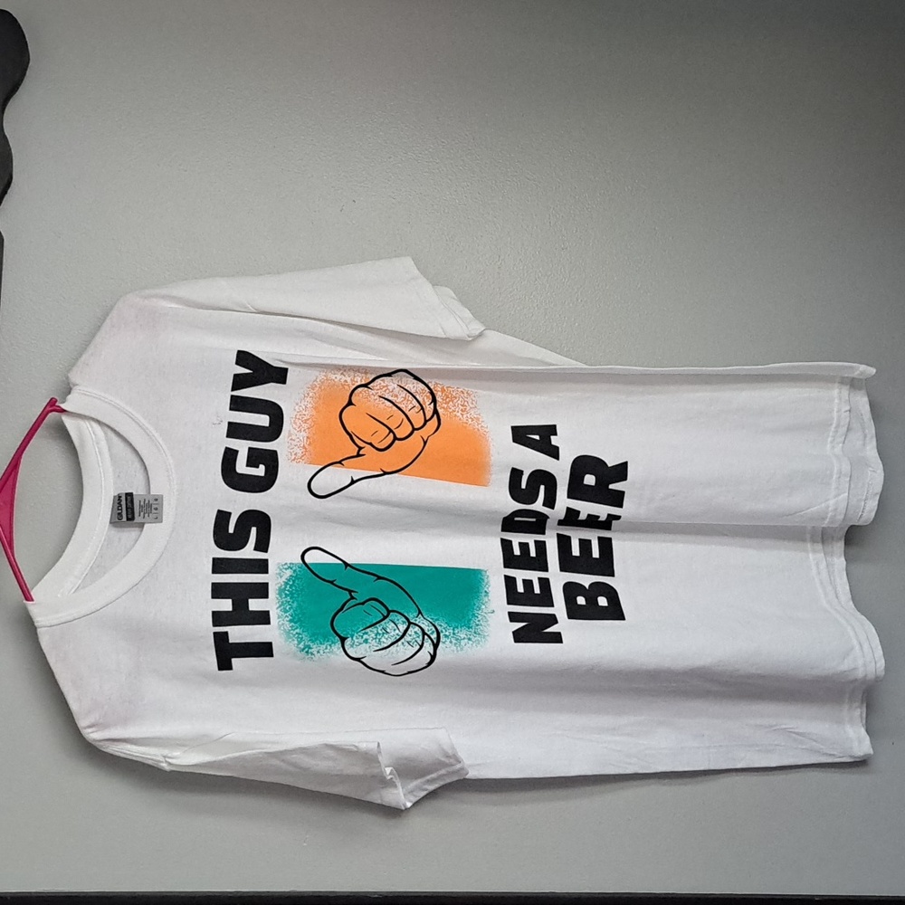 Gildan This Guy Needs A Beer Graphic White Tee Size Large PTP:22.5"